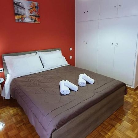 Greek Hospitality In A Modern Apartment 雅典 外观 照片